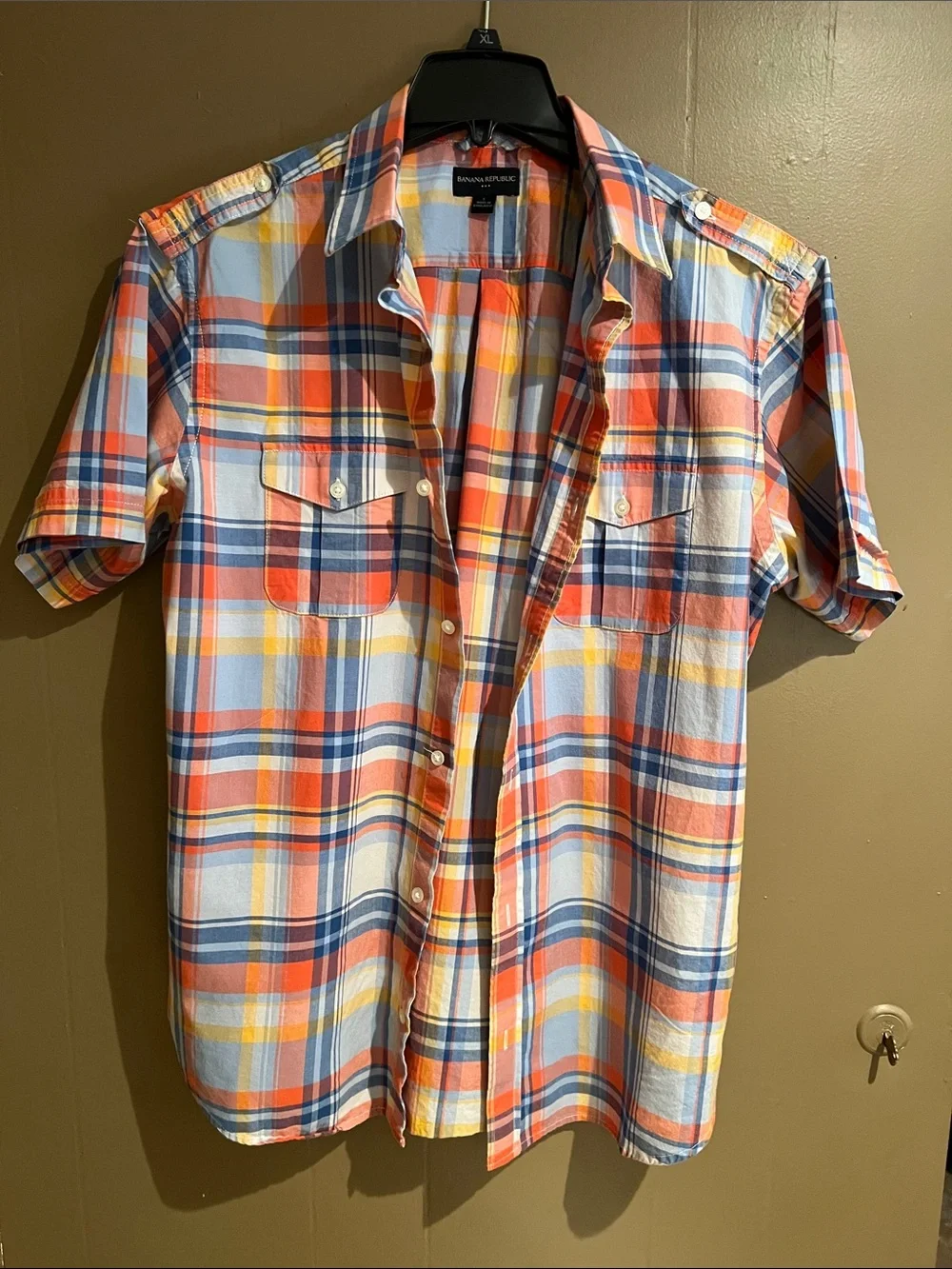 Banana Republic Short-Sleeve Plaid Button-Up Shirt — Orange, Blue & Yellow Sz L
